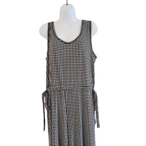 Max Studio Geometric Design Sleeveless Jumpsuit - Picture 9 of 10